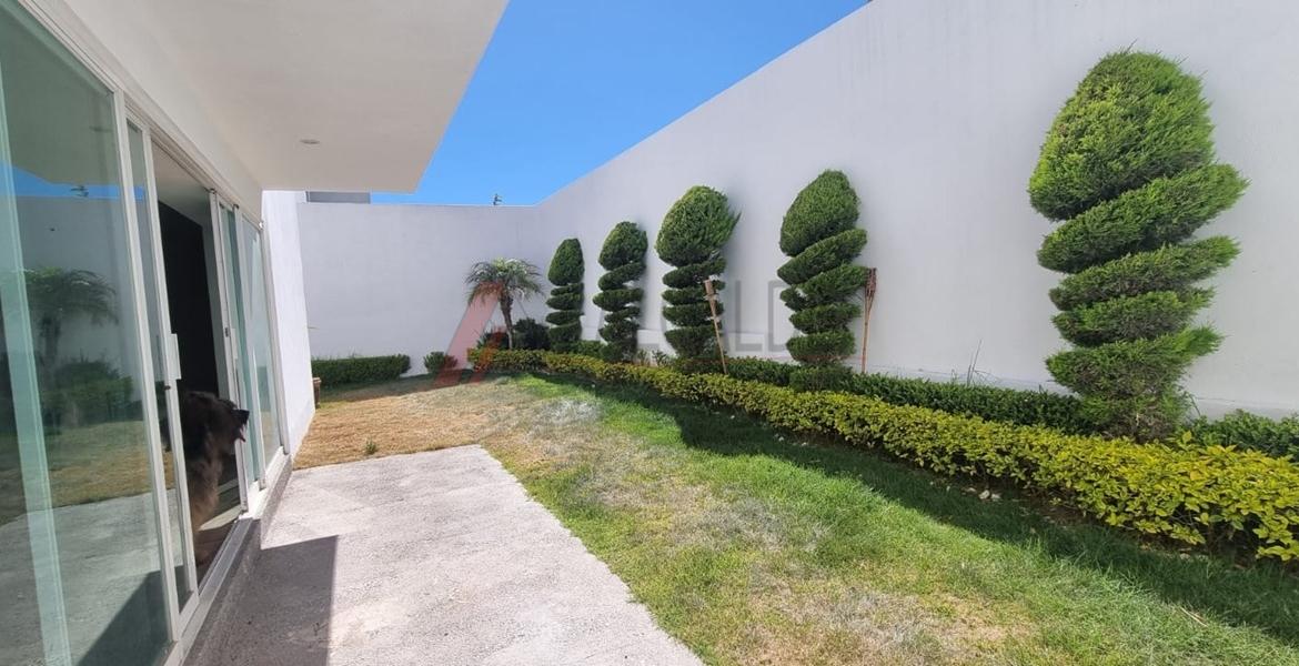 Casa en Renta en Club de Golf la Loma