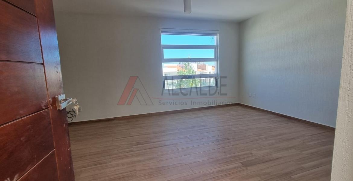 Casa en Renta en Club de Golf la Loma