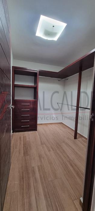 Casa en Renta en Club de Golf la Loma
