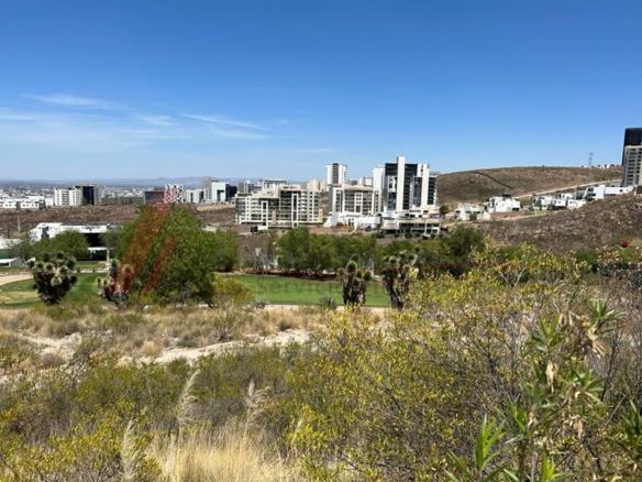 Terreno en Venta en Club de Golf la Loma